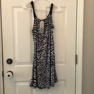 👗NWT A Valdi dress/cover up with pockets. So soft.